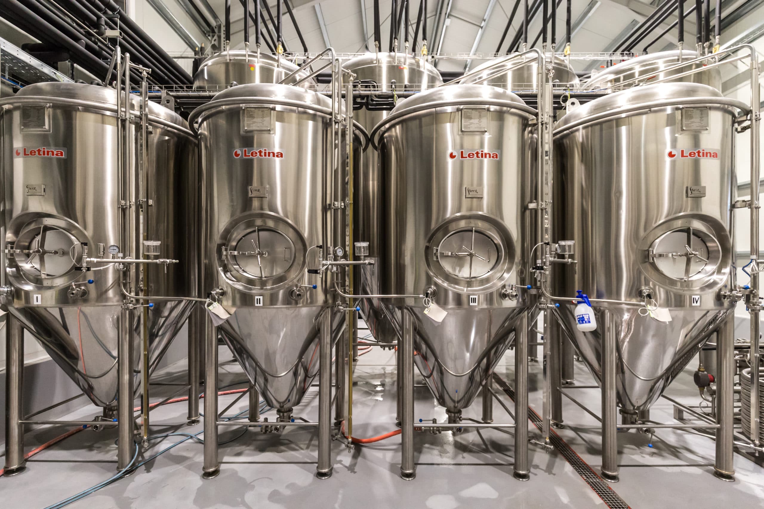 Tancurile de fermentare din fabrica de bere Scorilo, Poiana Mărului
